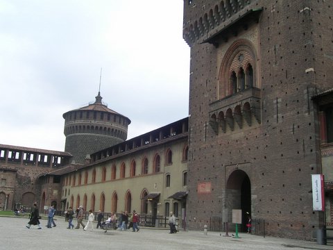 milan castle.JPG